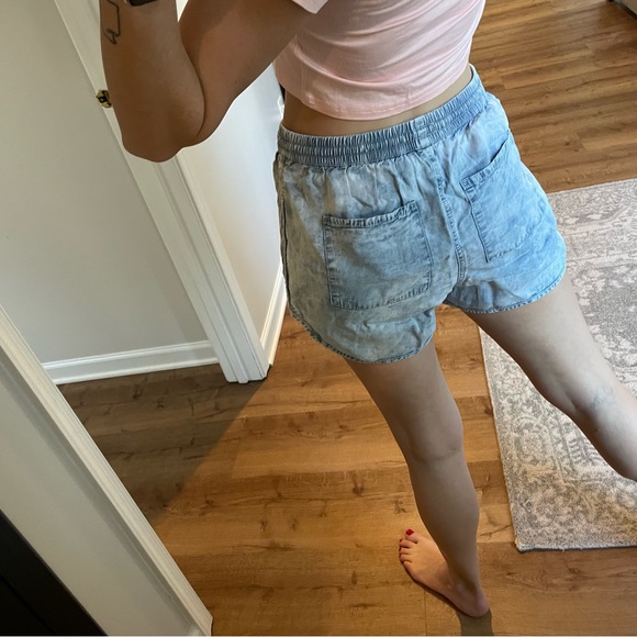 Womens Juicy Couture relaxed fit elastic waist jean shorts - Picture 6 of 9